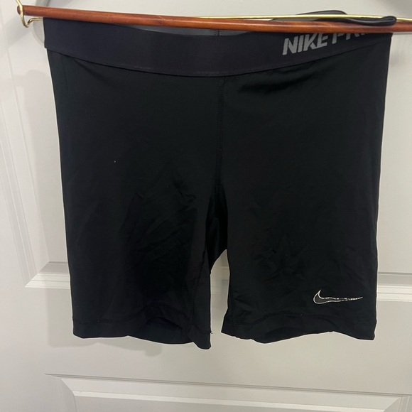 Nike Women's Black Bike Shorts - Picture 1 of 2